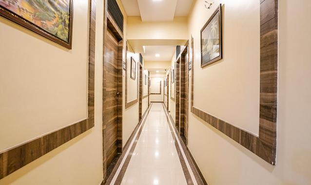 Hotel Crystal Park Near Nesco Exhibition Center Мумбаи Экстерьер фото